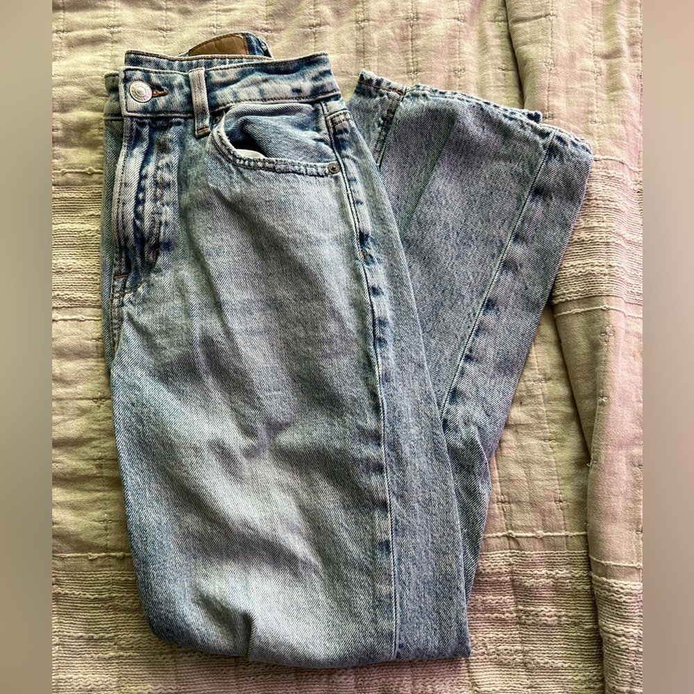 American Eagle Outfitters Light Blue Straight Leg Mom Jeans